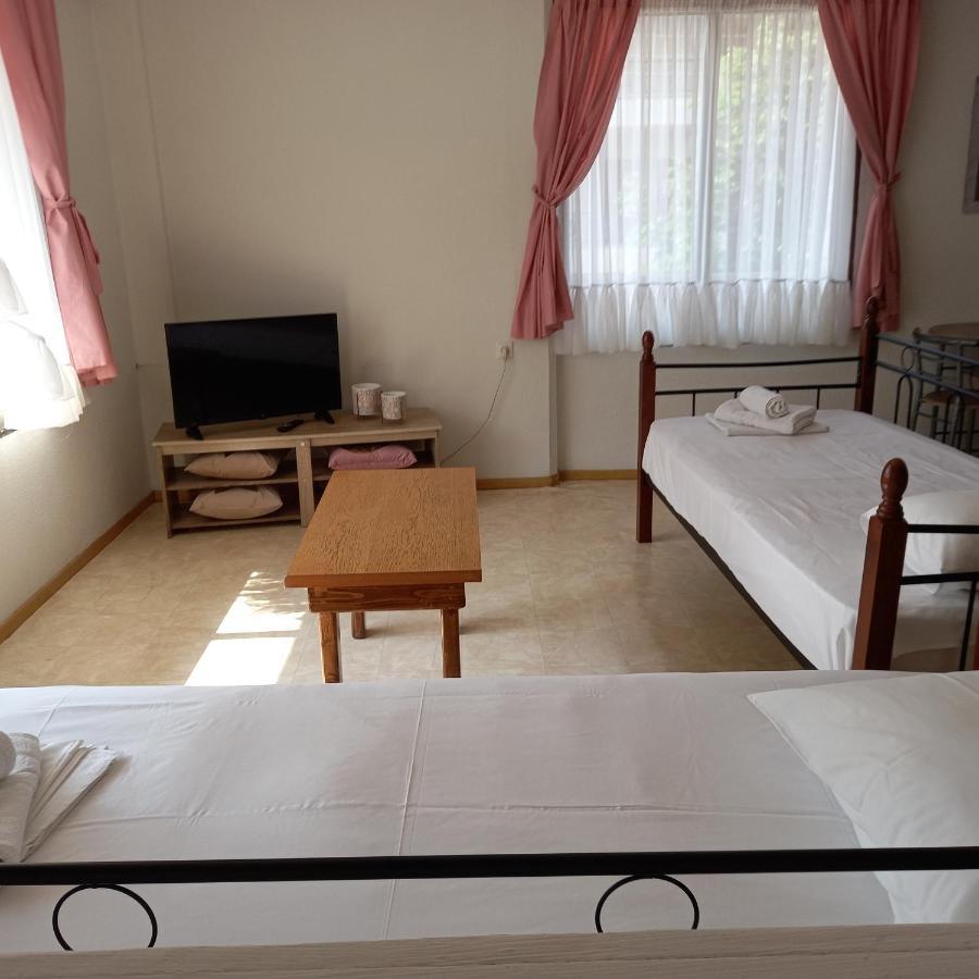 Μαρου Rooms Olympiaki Akti Exterior photo