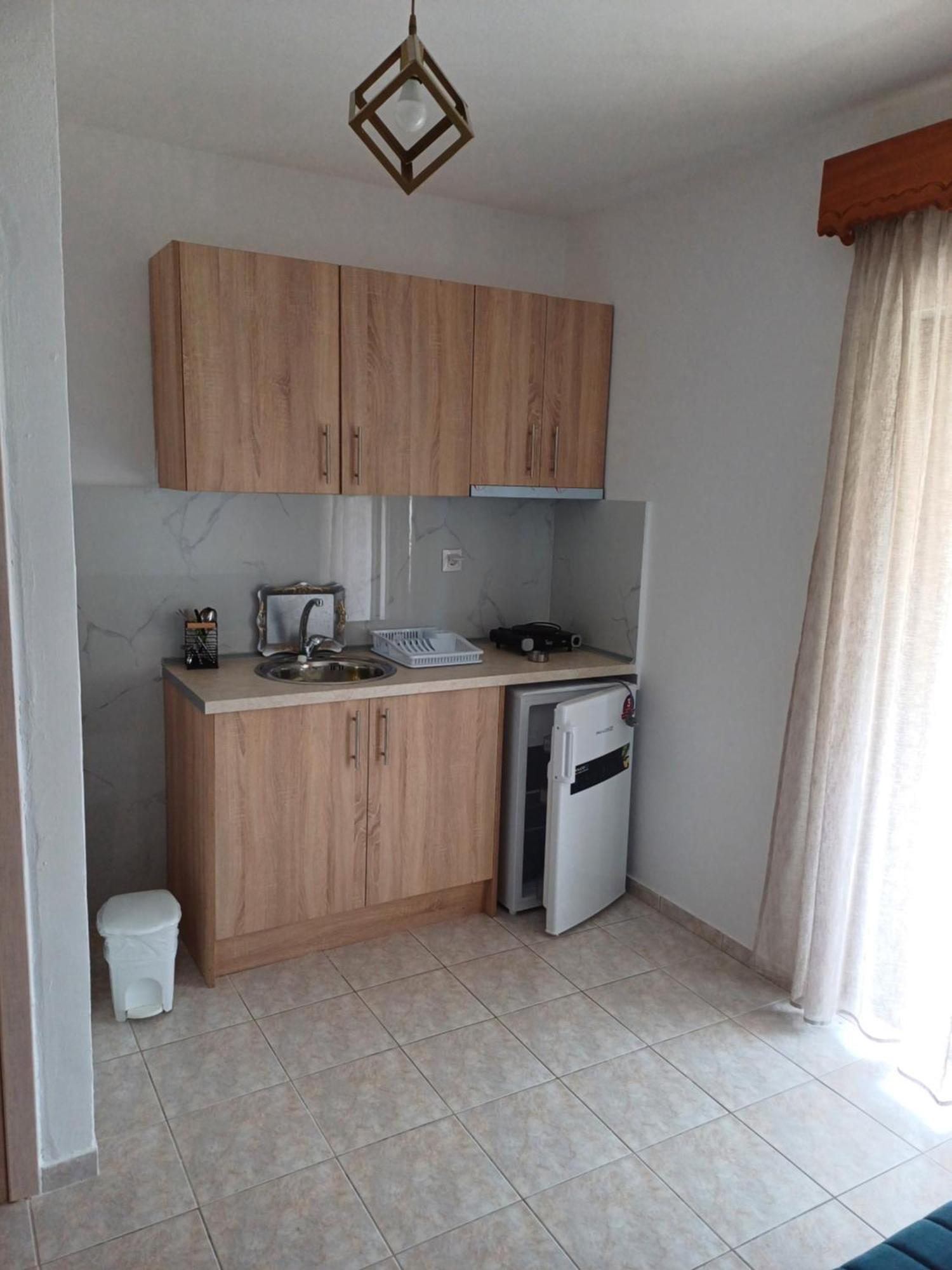 Μαρου Rooms Olympiaki Akti Exterior photo